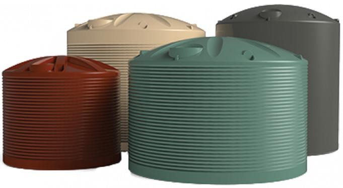 Pros and Cons of Poly Water Tanks vs. Metal Tanks